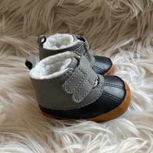 Carter’s Newborn Duck Boots NWOT